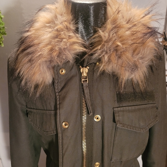 H&M Khaki Faux Fur Collared Winter Coat Sz.4 - Picture 2 of 8